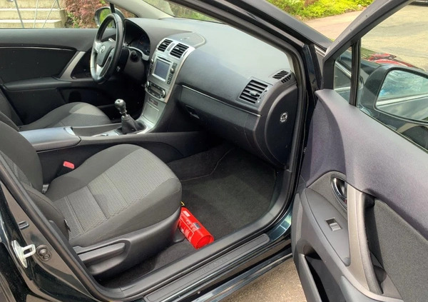 Toyota Avensis cena 35547 przebieg: 212000, rok produkcji 2014 z Jasło małe 191